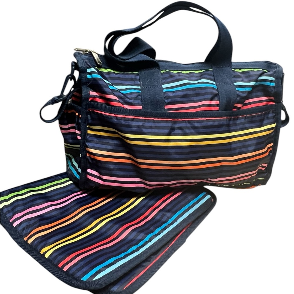 LeSportsac Essential Baby Weekender Bag Diaper Tote, excellent condition - Picture 2 of 8